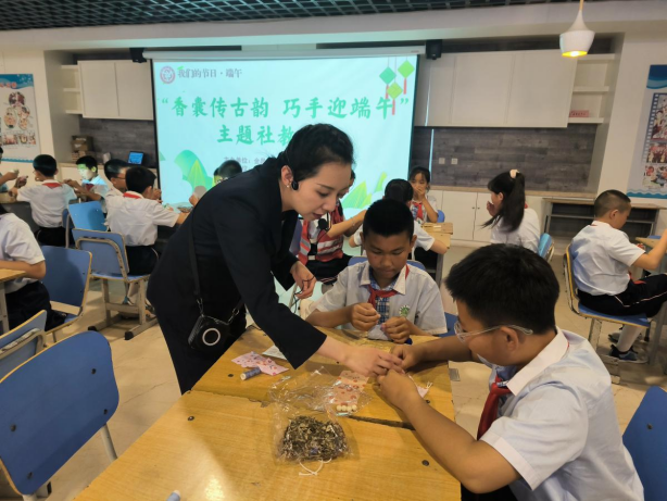信息32：【我们的节日·端午节】金昌市博物馆举办“香囊传古韵 巧手迎端午”主题活动(1)429.png