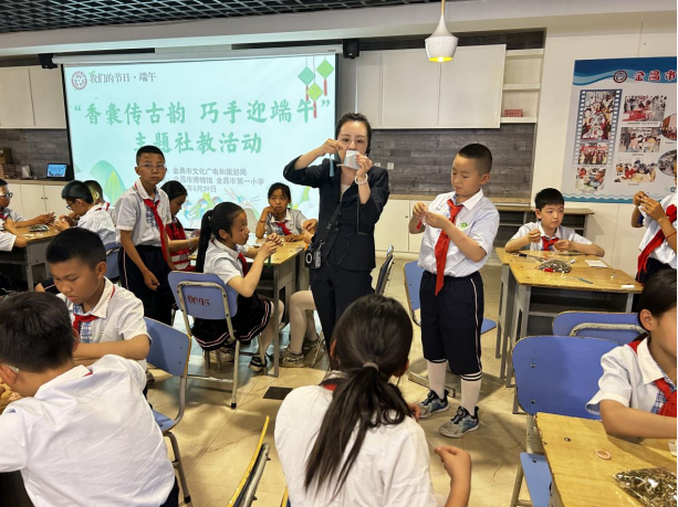 信息32：【我们的节日·端午节】金昌市博物馆举办“香囊传古韵 巧手迎端午”主题活动(1)304.png